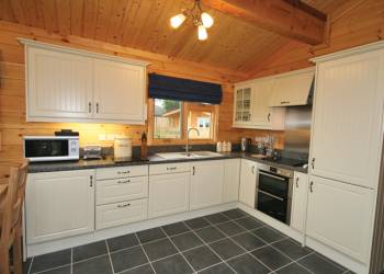 Meadow View Lodge sleeps 8