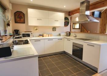 Niagra Lodge price range is 735 - &pound  1742