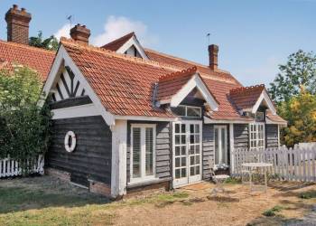 Details about a cottage Holiday at The Sweet Shop