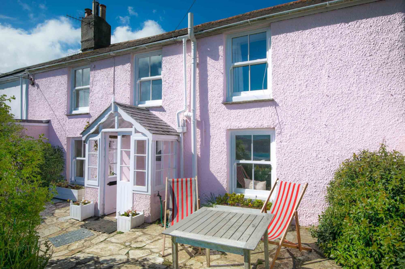 Click here for more about Camellia Cottage