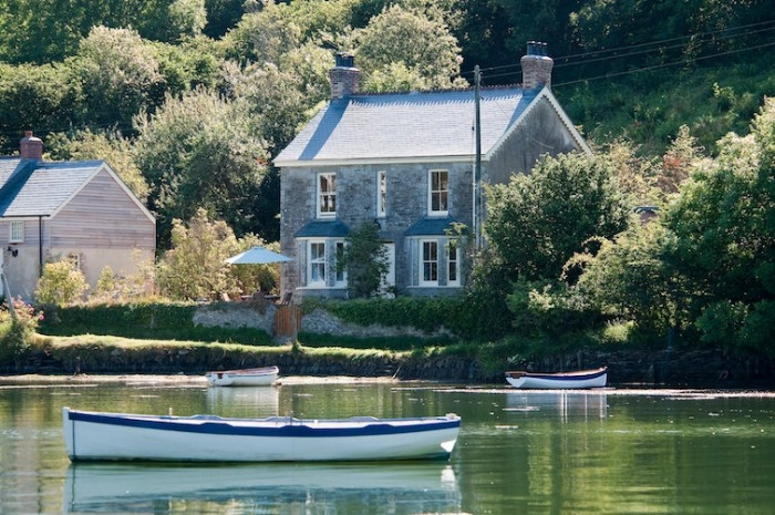 Click here for more about Coombe Villa
