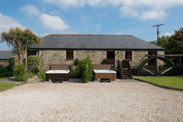 Click here for more about Goonwinnow Farm Cottages