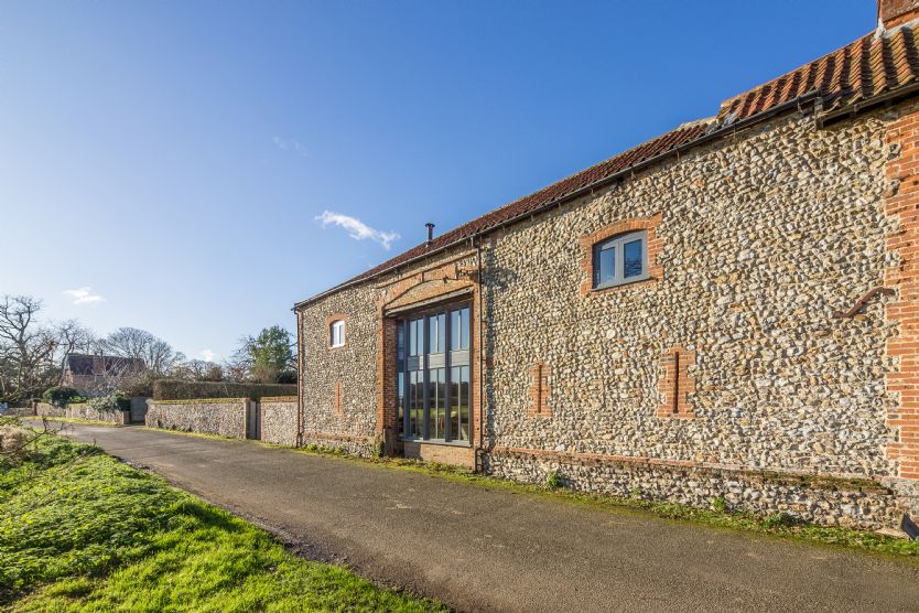 Click here for more about Nelsons Barn