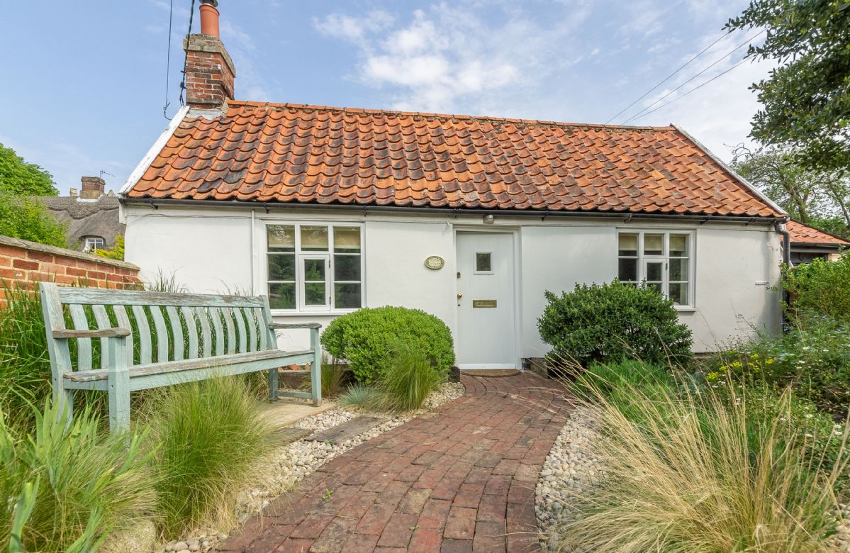 Click here for more about Myrtle Cottage