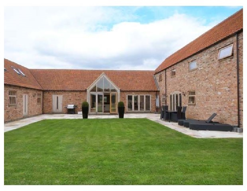 Click here for more about Moor Farm Barns
