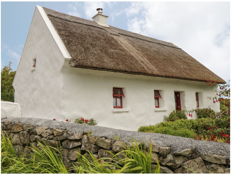 Click here for more about Spiddal Thatch Cottage